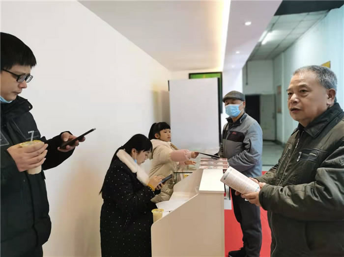 四川中青旅綿陽分社、綿陽市中旅假日旅行社、綿陽自來文化傳播有限公司24H自助售貨服務(wù)盛大開業(yè)